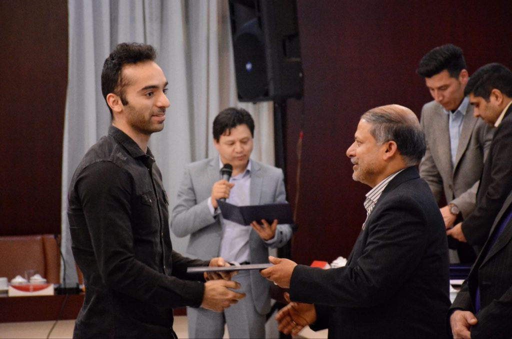 اهدای مدرک ریاست کلیستنیکس